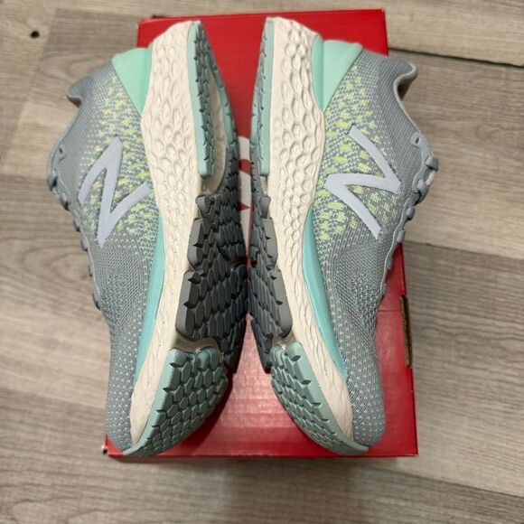 NEW WITH BOX New Balance W880G10 size 6 - Picture 6 of 8